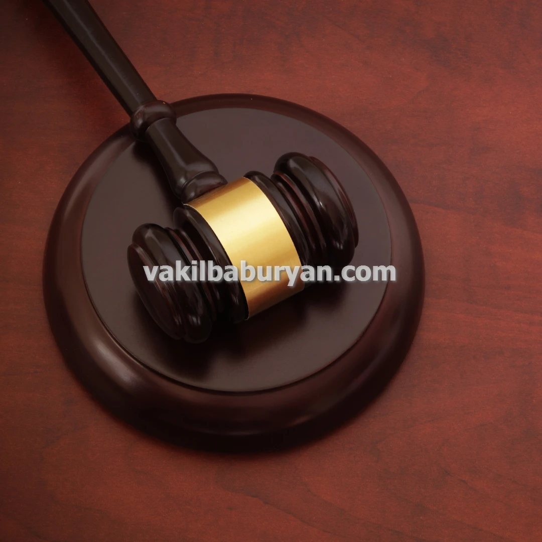 وکیل دادگستری ناظر بر قرارداد خرید و فروش ملک در مشهد